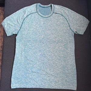 Lululemon Workout Shirt Men’s Medium